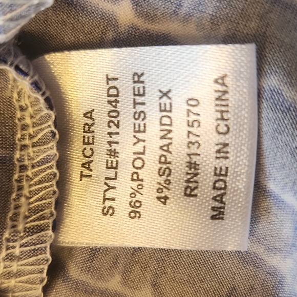 Tamera, Women's Top,  Excellent condition,  Size Large,  Blue, white - Picture 9 of 9